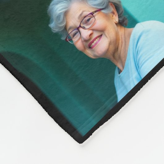 私たちはおばあちゃんを愛している | モダンハートの写真コラージュ フリースブランケット (角)