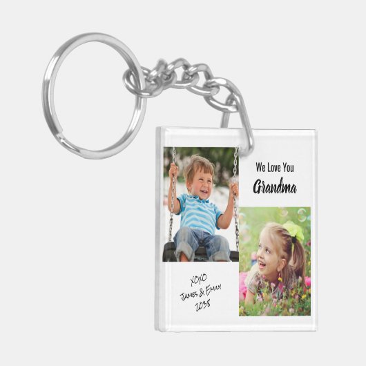 私たちはおばあちゃんパーソナライズされたの写真と名前が大好き キーホルダー (正面左)