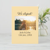 私たちはこっそり結婚しました - 結婚したカップルの名前と日付 案内状 (スタンド正面)