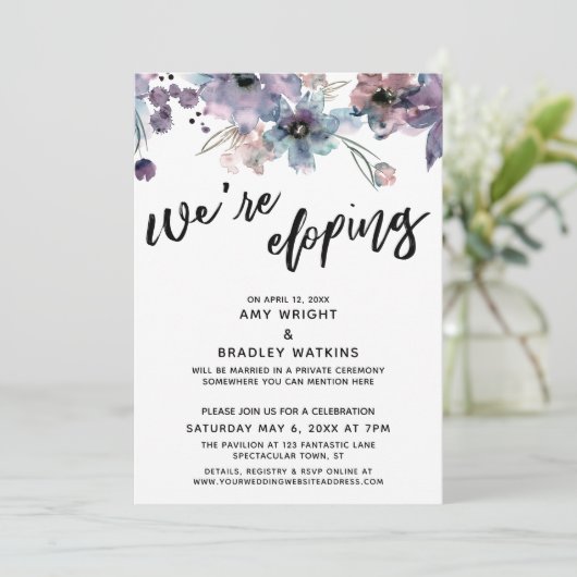 私たちはこっそり結婚する カジュアルな手書き 水彩花イラスト 招待状 (スタンド正面)