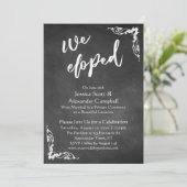 私たちはこっそり結婚式 タイポグラフィ 装飾付き ブラックボード 招待状 (スタンド正面)