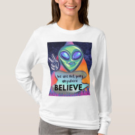 私たちはどこにも行かないと信じて  Tシャツ