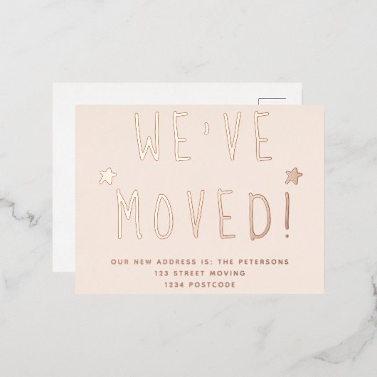 私たちはのビッグシンプル白黒スクリプト移動した 箔招待状ポストカード (正面/裏面)