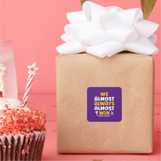 私たちはほぼ常にバイキングサッカーに勝つ スクエアシール