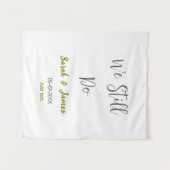 私たちはまだ結婚記念日のシンプルな灰色の金 タペストリー (正面(横))