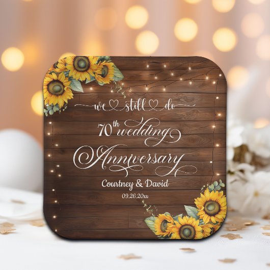 私たちはまだ70周年結婚のストリングライトを行う ペーパープレート