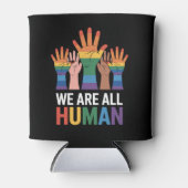 私たちはみな人間 虹色LGBTQプライド レイジングハンド 缶クーラー (正面)