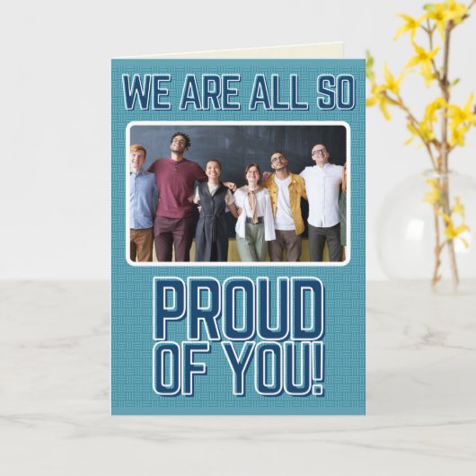 私たちはみんな写真誇りを持ったの卒業証書だ カード (黄色い花)