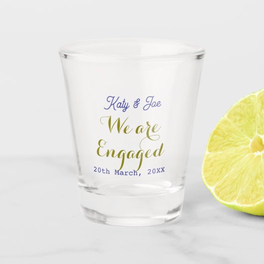 私たちはエンゲージ 紫金 名前 日付 エレガント シンプル ショットグラス (正面)