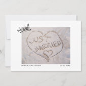 私たちはビーチたった今結婚しました写真の発表をした 案内状 (正面)