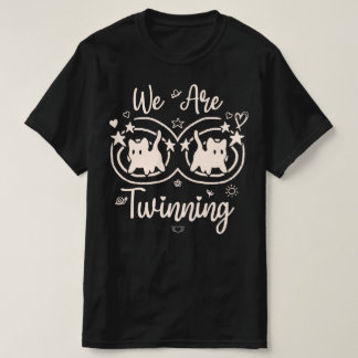 私たちはベストフレンドとツイングだよ ブレスレット ツインデー S Tシャツ
