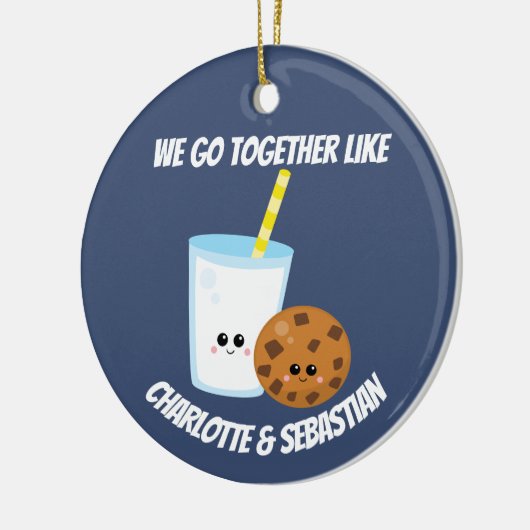 私たちはミルクとクッキーのように一緒に行くパーソナライズされた セラミックオーナメント (左)