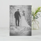 私たちはモダン書道のモノクロ写真を駆け落ち 案内状 (スタンド正面)