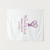 私たちはロマンチックに結ばれた ピンクのハートの結び目 名前 日付 タペストリー (正面(横))