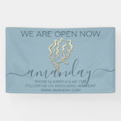 私たちは今すぐ開いているロゴのスモーキーブルー金ゴールド美容師 横断幕 (横)