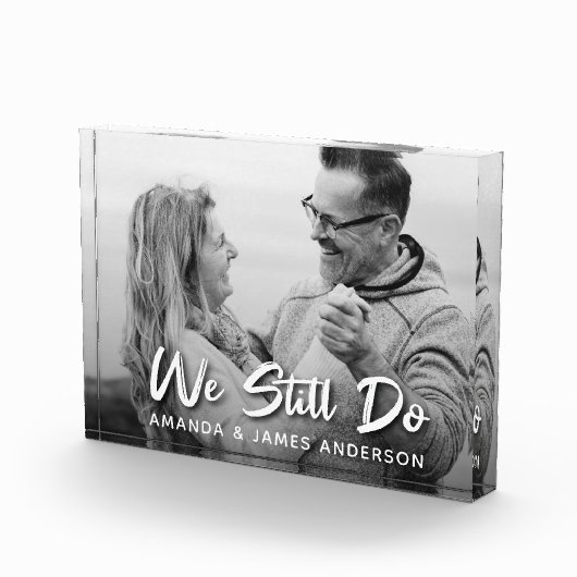 私たちは今もブラシ台本の記念日結婚を行っている フォトブロック (右)