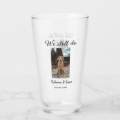 私たちは今結婚でもカップルのペットの写真名日付sim タンブラーグラス (裏面)