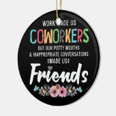 私たちは仕事で同僚にポッティのアパレルを作った セラミックオーナメント (左)