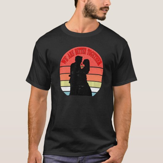 私たちは仲良くするとトラブルメーカーらしい Tシャツ (正面)