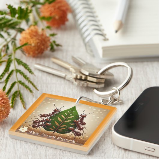 「私たちは共に生きる」 キーホルダー (正面右)