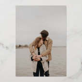 私たちは婚約したレタリングフォト婚約バラ金ゴールド 箔招待状 (裏面)