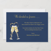 私たちは婚約しました！ハッピー・ニュー・イヤー・ゴールド・ブルー・フォト 招待状 (裏面)