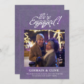 私たちは婚約しました フォト パープルとホワイトのエンゲージメント 案内状 (正面/裏面)