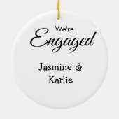 私たちは婚約者カップル名ロマンチックスタイリッシュシンプル セラミックオーナメント (裏面)