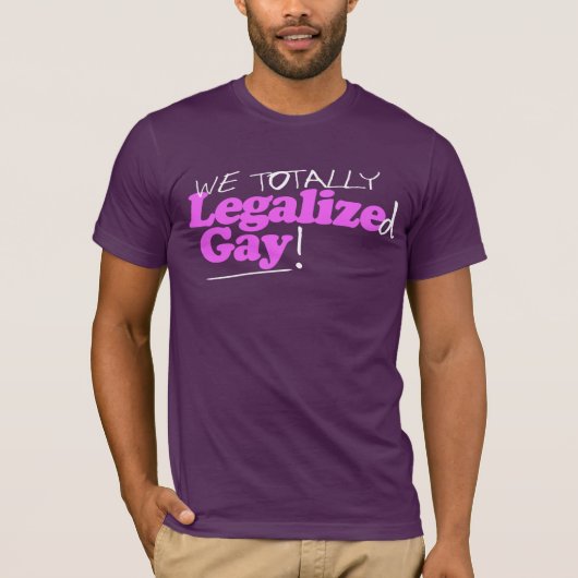 私たちは完全にLGBTQ+の権利を認めました Tシャツ (正面)