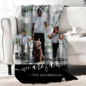 私たちは家族のエレガントスクリプトの写真と名前 フリースブランケット