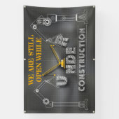 私たちは建築中まだ営業している 横断幕 (縦)