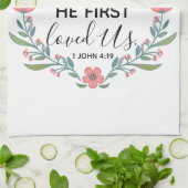 私たちは彼が私たちを最初に愛したから愛している キッチンタオル (折り畳み)