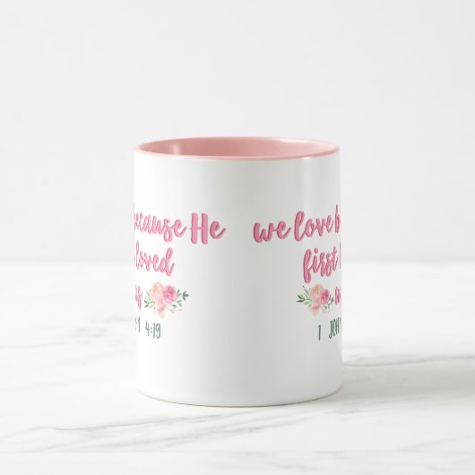 私たちは彼が私たちを最初に愛したので愛した//聖書の聖句 マグカップ (中央)