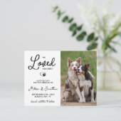 私たちは彼女の最初のカスタム写真ペットドッグを愛し結婚た 案内ポストカード (スタンド正面)