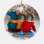 私たちは愛おばあちゃんとおじいちゃん2フォトクリスマス セラミックオーナメント (裏面)
