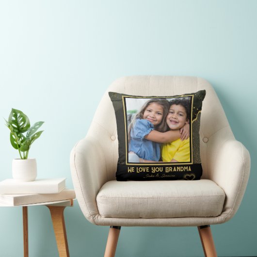 私たちは愛おばあちゃん写真黒と金ゴールド クッション (椅子)