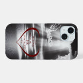 私たちは愛しているからこそ Phone Case iPhone 15ケース (裏面横)