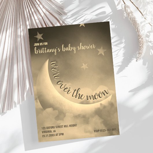 私たちは月の三日月の金ゴールドの赤ん坊のシャワーの上にある 招待状
