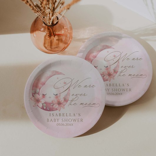 私たちは月の女の子の赤ちゃんシャワーの上にいる ペーパープレート