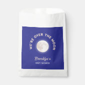 私たちは月の赤ちゃんシャワーおもしろいを越えて男女兼用 フェイバーバッグ (正面)