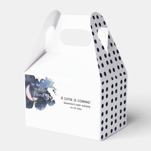 私たちは月の赤ん坊のシャワー青の上にいる フェイバーボックス (正面サイド)