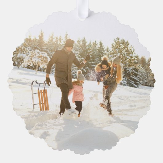 私たちは楽しいクリスマスかわいい一枚の写真を願う オーナメントカード (裏面)