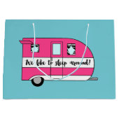 「私たちは眠るのが好のまわりにき」キャンパー抱き枕 ラージペーパーバッグ (正面)