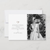 私たちは結婚しました ダークグレー ブラウン スクリプト 案内状 (裏面)