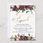 私たちは結婚しました ディープレッド バーガンディ フローラル ゴールド 招待状 (正面)