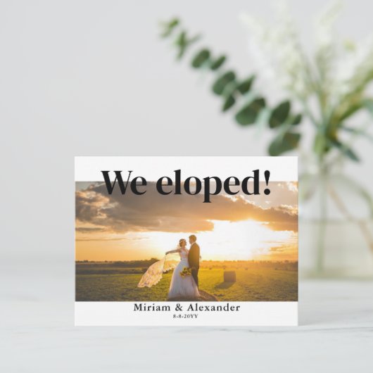 私たちは結婚アナウンスポストカードを逃げた ポストカード (スタンド正面)