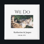 私たちは結婚婚約ペット名の写真の日付を行う マグネット<br><div class="desc">可愛い動物のための動物愛好家デザインは、ペットの名前を追加することができるq rコードと一緒に詳細と写真</div>