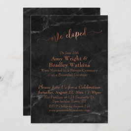 「私たちは駆け落ちした」 銅色の文字が黒大理石に刻まれている 招待状