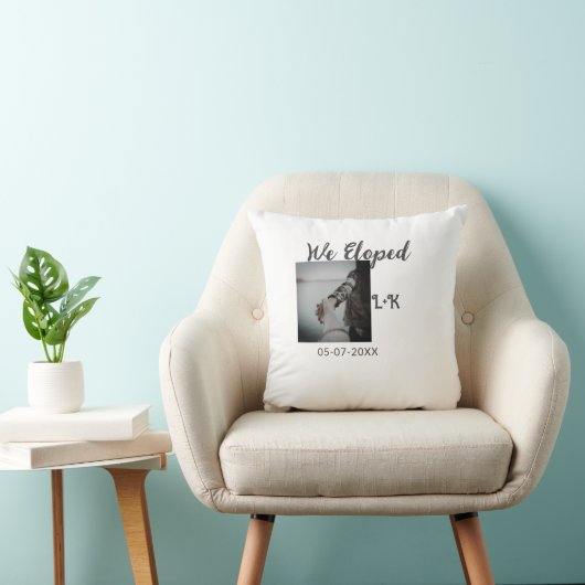 私たちは駆け落ちたった今結婚しましたの追加の写真名の文字日付 クッション (椅子)