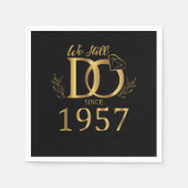 私たちは1957年の結婚記念日結婚以来まだ続いている スタンダードカクテルナプキン (正面)